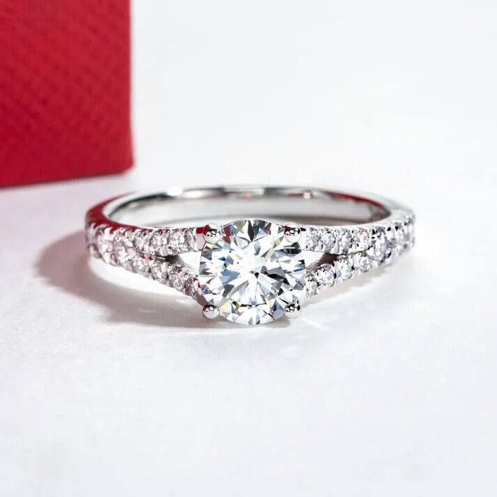 Daphne 1.36 Carats Solid 14k Gold Lab Grown Diamonds Engagement Ring