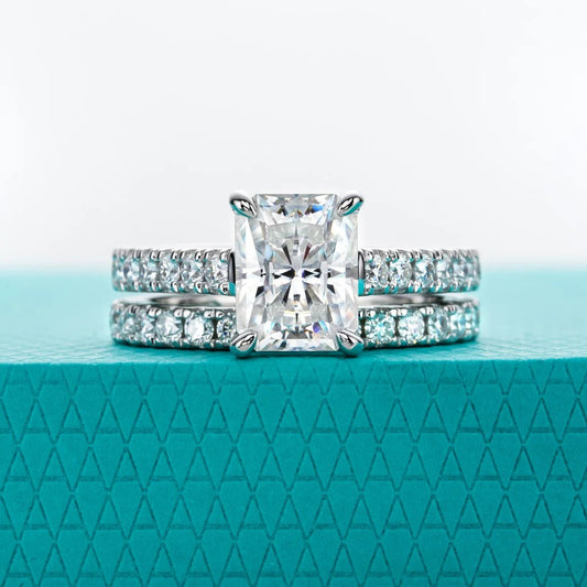 Mirelle 4.04 Carats Solid Silver Platinum Plated Engagement Ring + Wedding Band