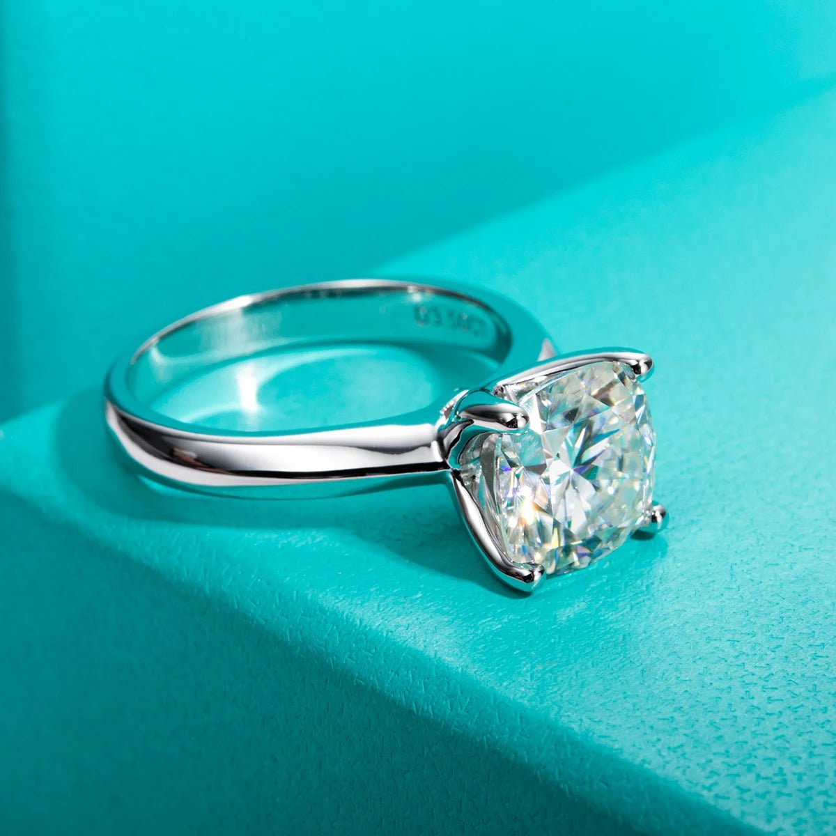 Anne 3.5 Carats Silver Platinum Plated Engagement Ring