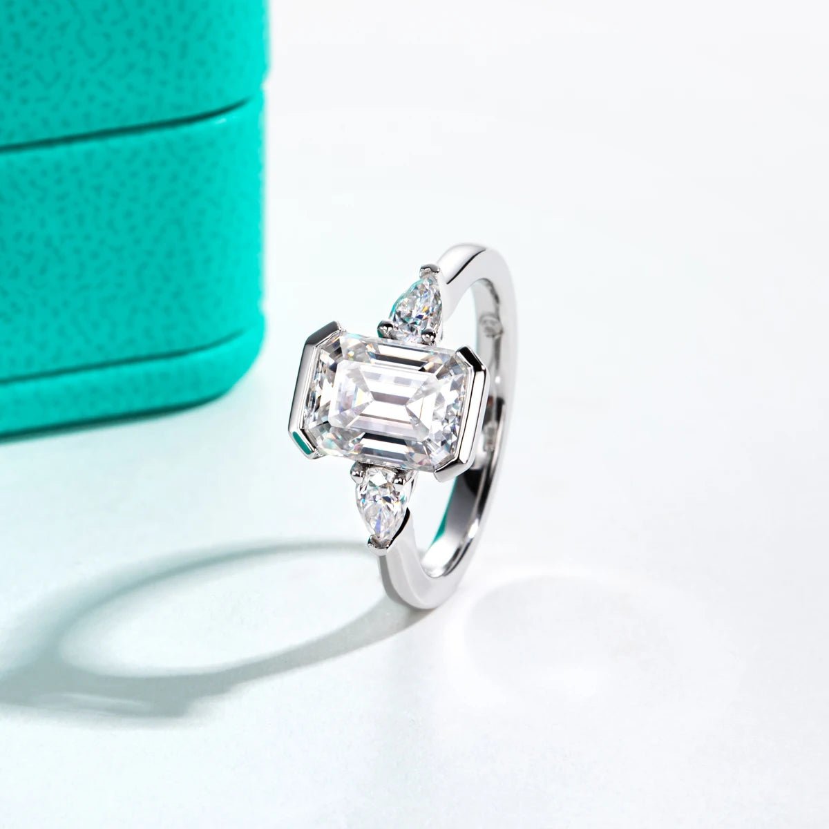 Data 3.6 Carats 18K Gold Plated