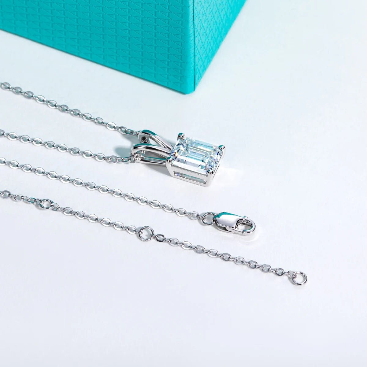 Beatrice 2 to 5 Carats Silver Emerald Pendant