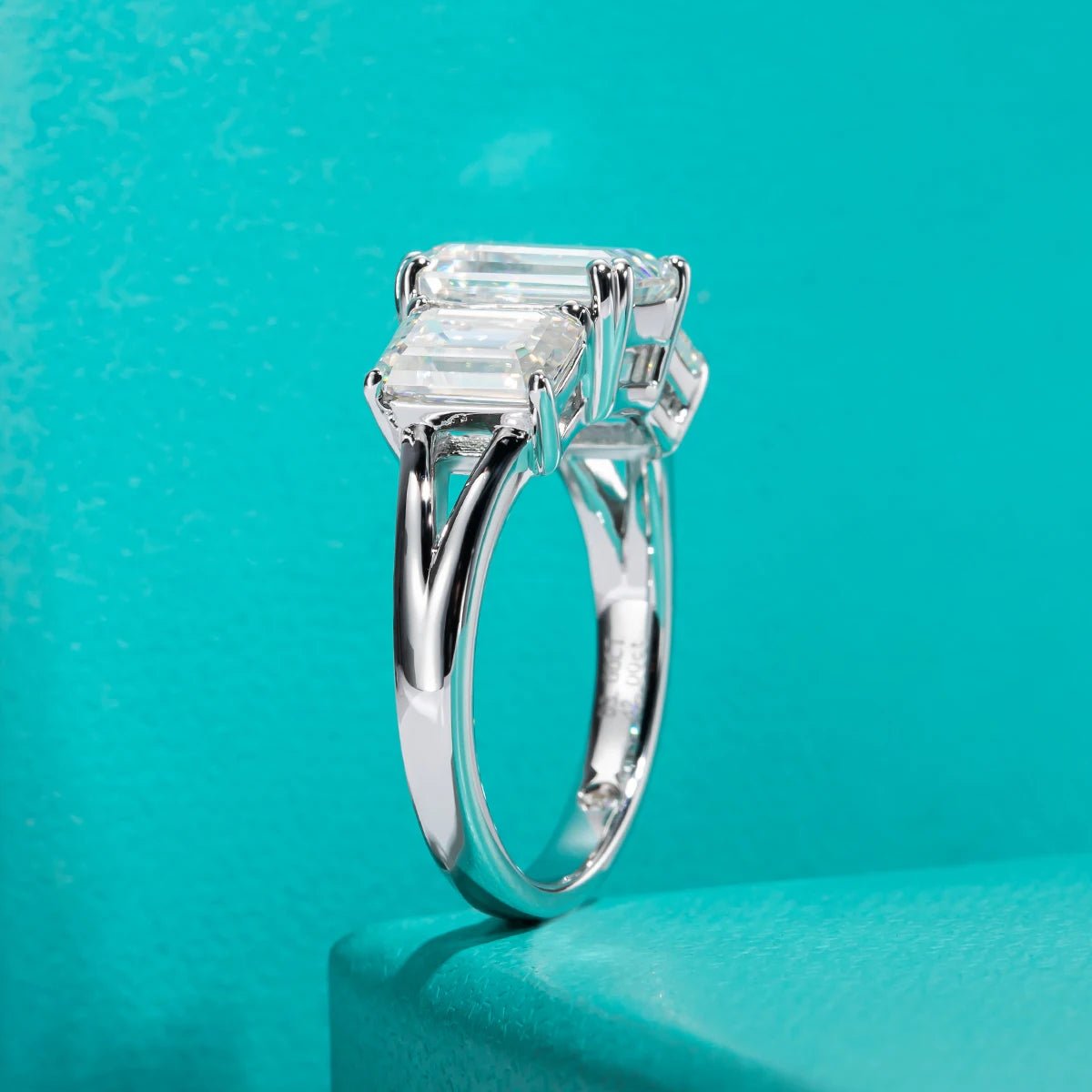 Amelia 5 Carats Silver Platinum Plated Engagement Ring