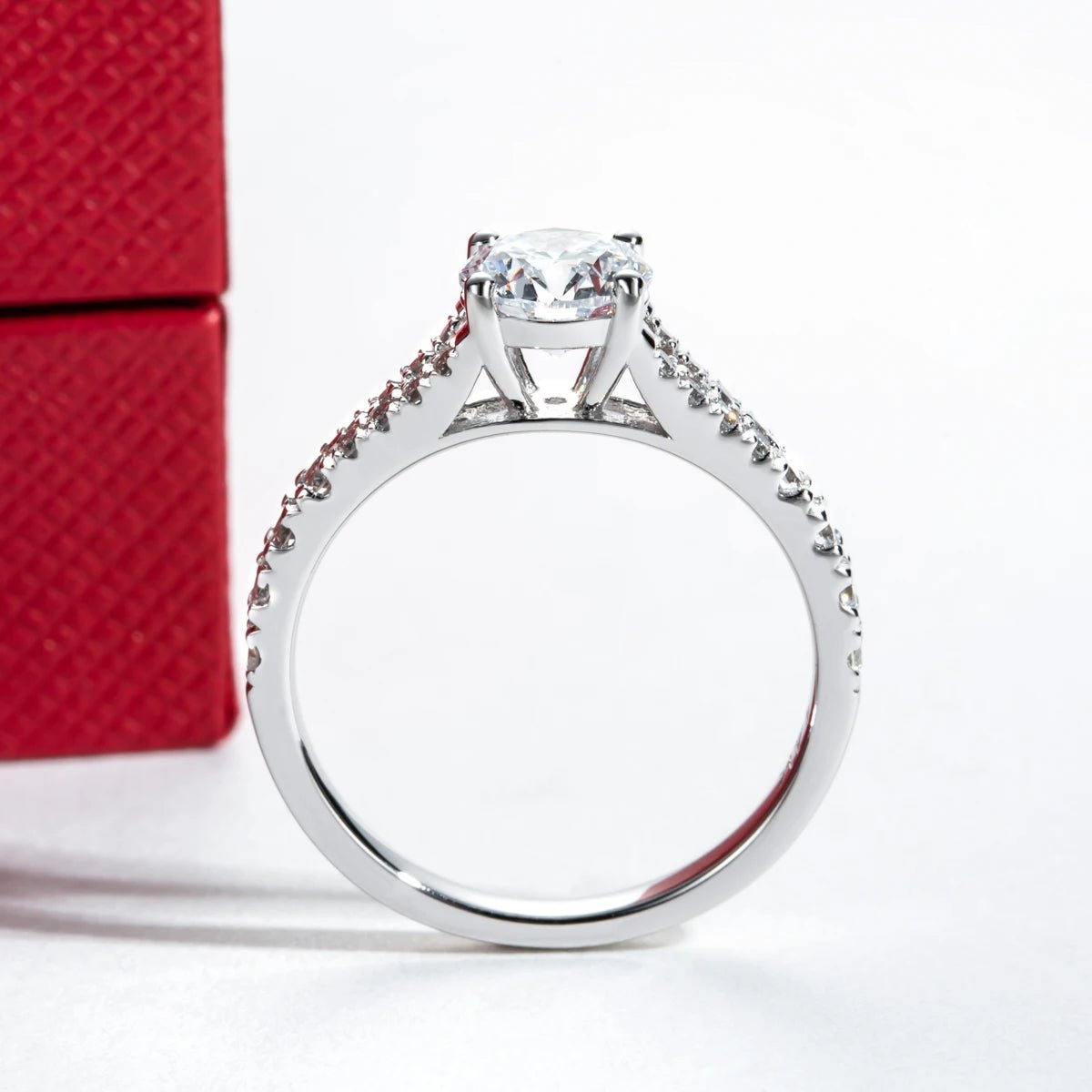 Daphne 1.36 Carats Solid 14k Gold Lab Grown Diamonds Engagement Ring