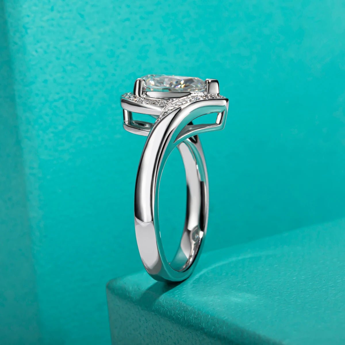 Rosie 2.5 Carats Silver Platinum Plated Engagement Ring