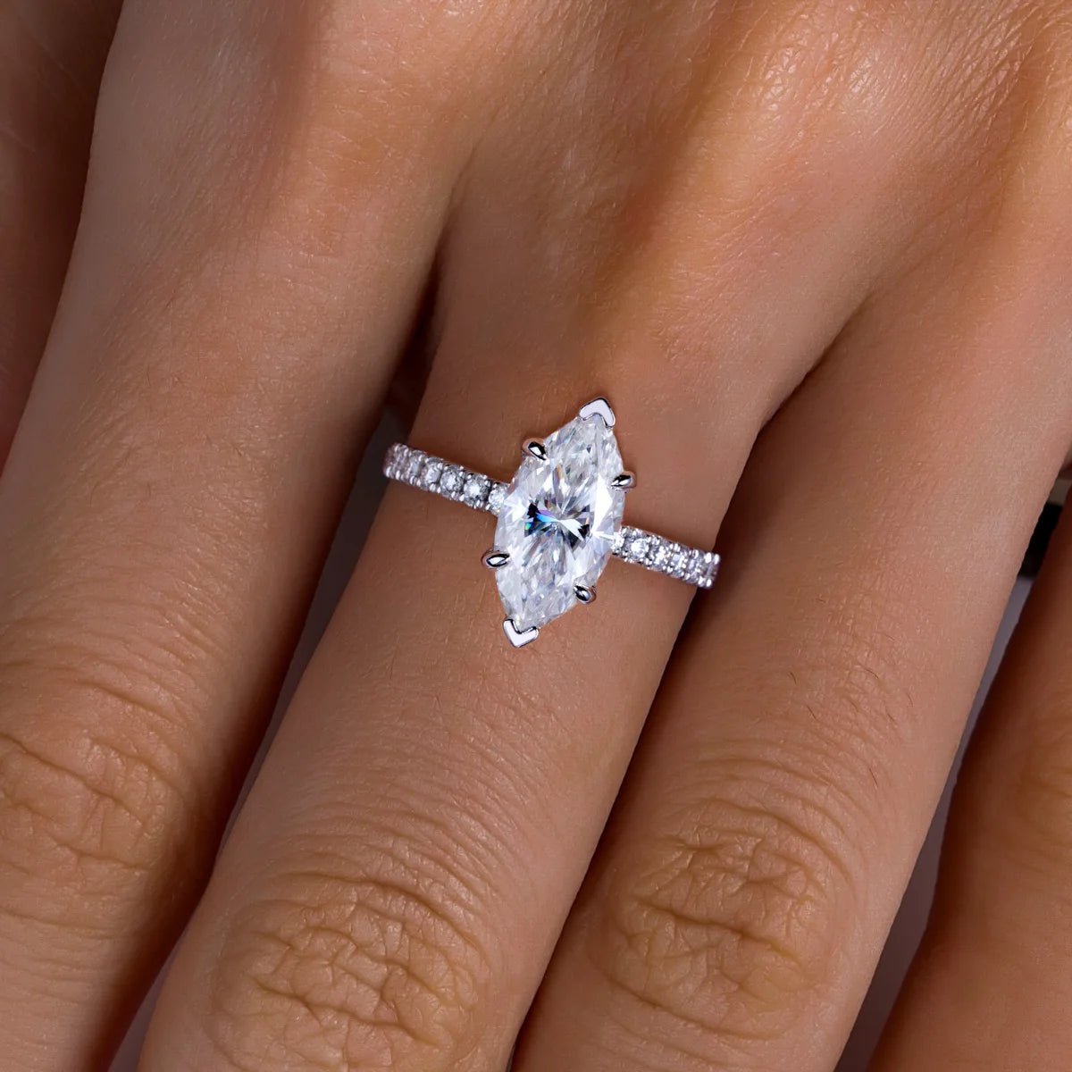 Sora 3.15 Carats Silver Platinum Plated