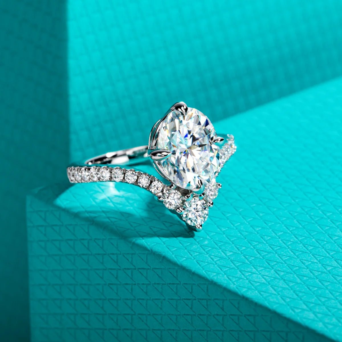 Nala 4.54 Carats Silver Platinum Plated