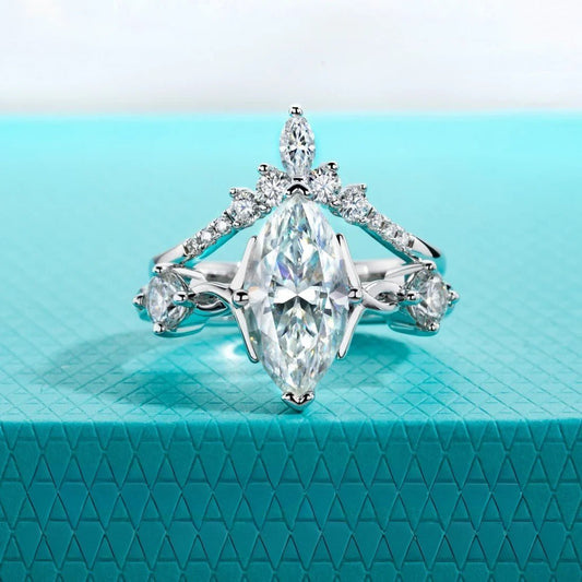 Elsa 4.04 Carats Solid Silver 18k Gold Plated + Wedding Band