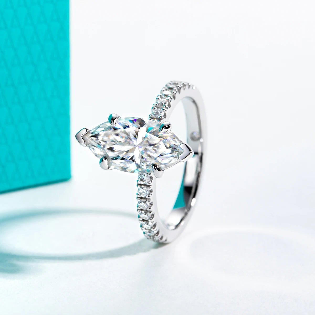 Sora 3.15 Carats Silver Platinum Plated