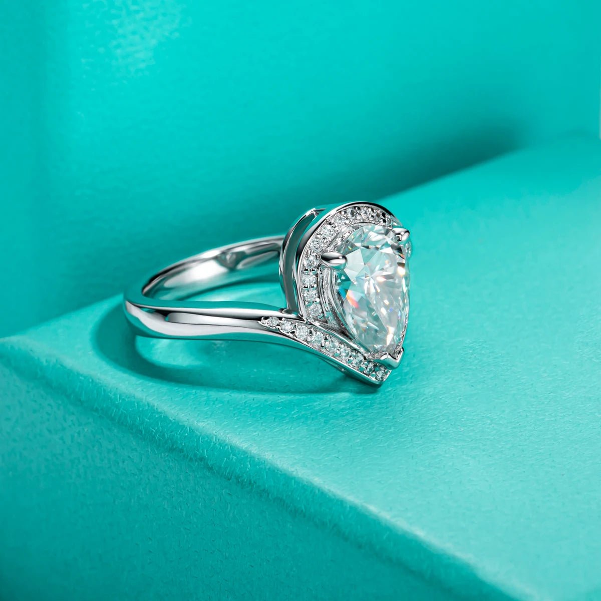 Rosie 2.5 Carats Silver Platinum Plated Engagement Ring
