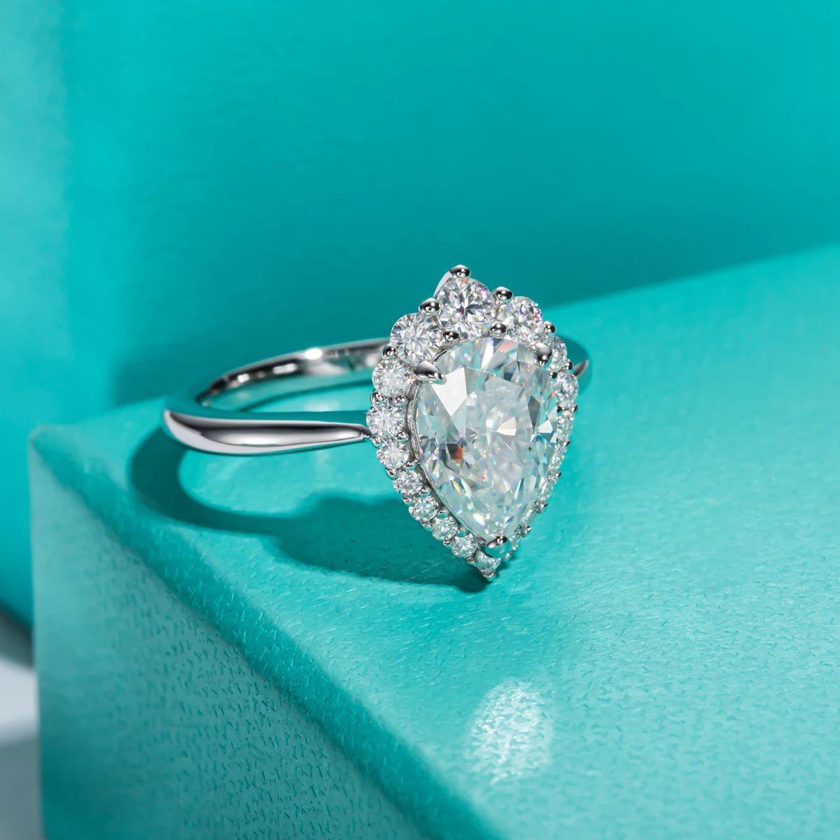 Nowelli 2.6 Carats Silver 18k Gold Plated Engagement Ring