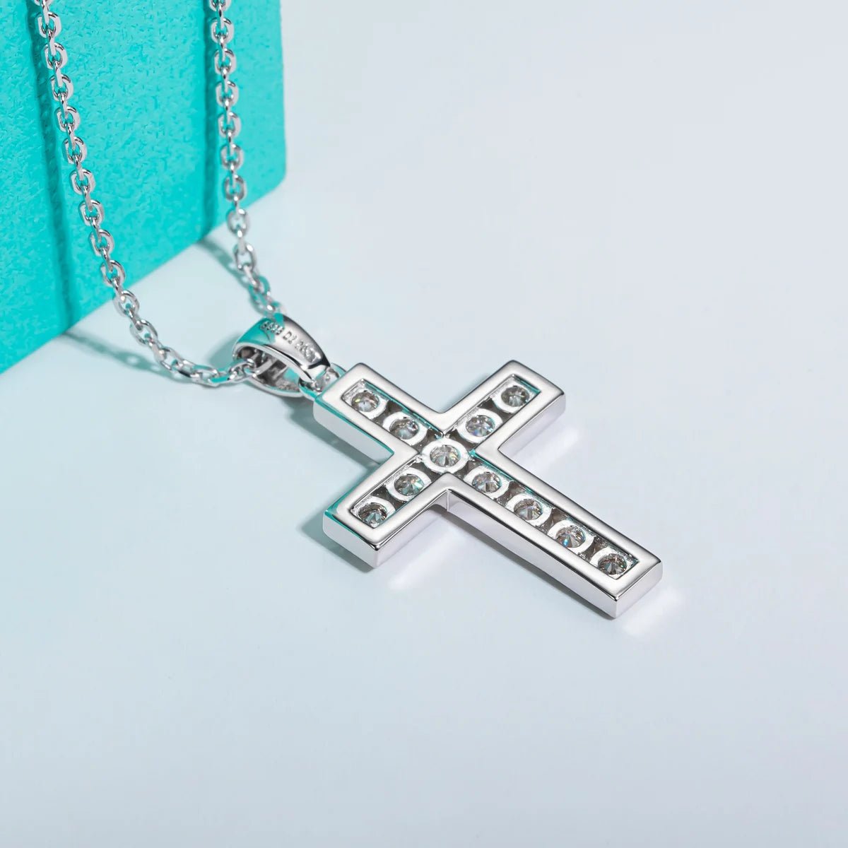 Matthew 2.2 Carats Silver Cross Pendant Necklace