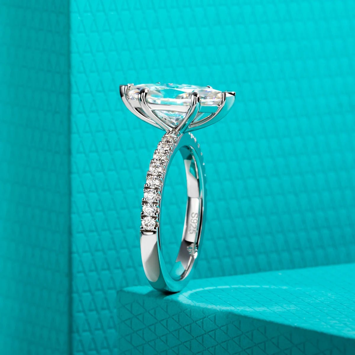 Sora 3.15 Carats Silver Platinum Plated