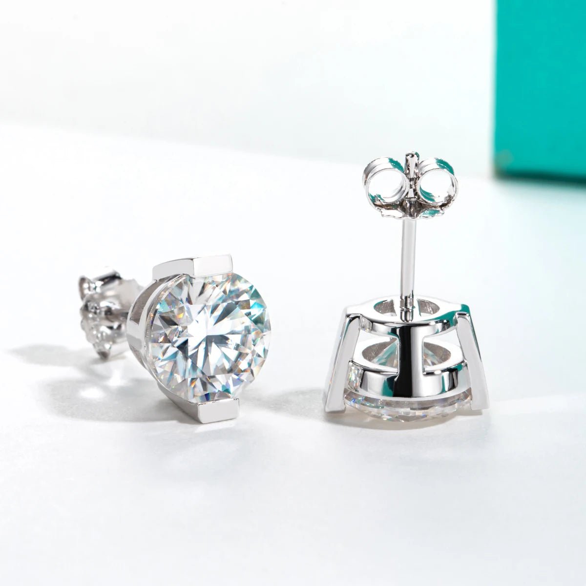 Bijou 0.5 to 3 Carats Silver Studs
