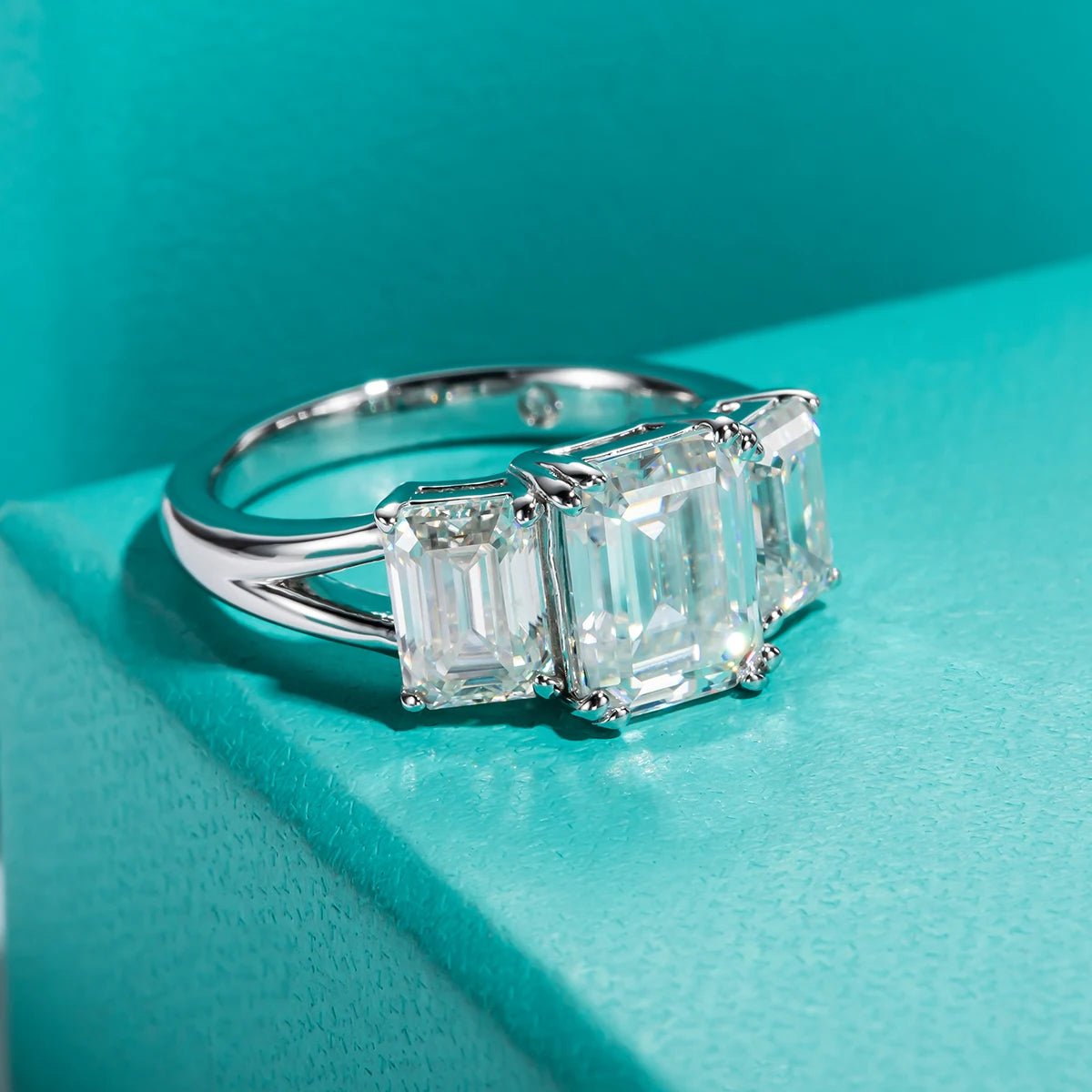 Amelia 5 Carats Silver Platinum Plated Engagement Ring