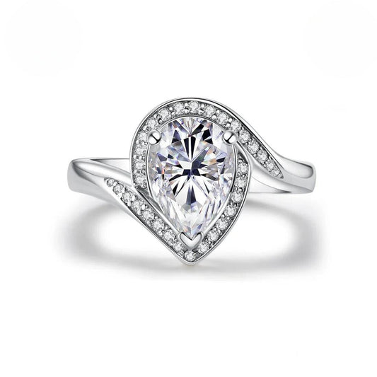 Beverly 2.5 Carats Pear Moissanite