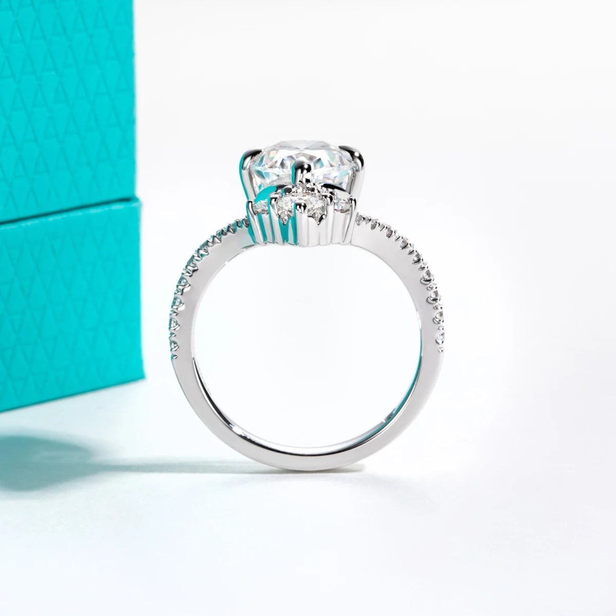 Nala 4.54 Carats Silver Platinum Plated