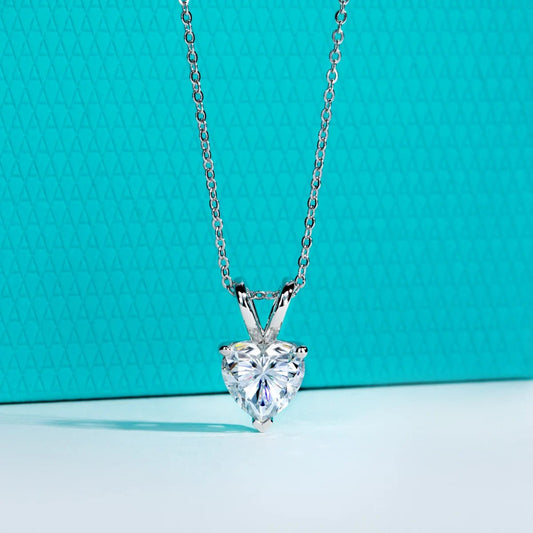 Zelda 2 to 5 Carats Silver Heart Pendant