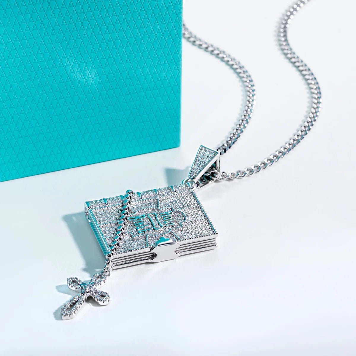 James Holy Bible + Cross 1.78 Carats Silver
