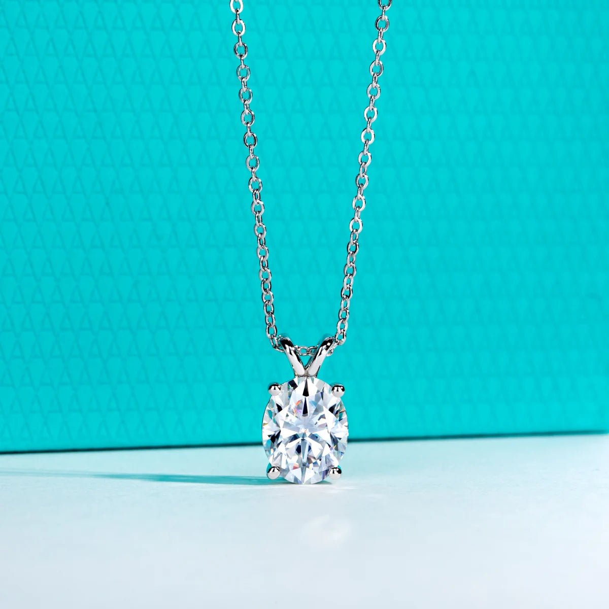 Evora 2 to 5 Carats Silver Oval Pendant