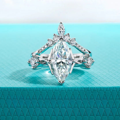Elsa 4.04 Carats 18k Gold Plated + Wedding Band