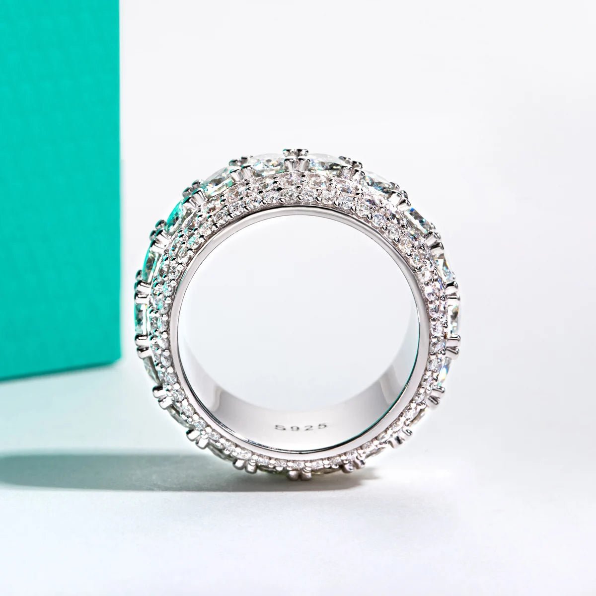 Khendu 8.46 Carats Silver Band