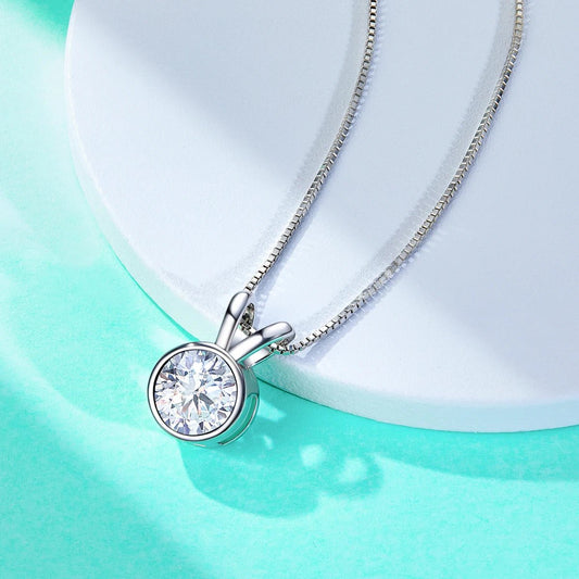 Bianca 1 or 2 Carats Silver 18k Gold Plated Pendant Necklace