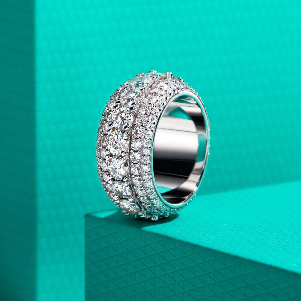 Khendu 8.46 Carats Silver Band