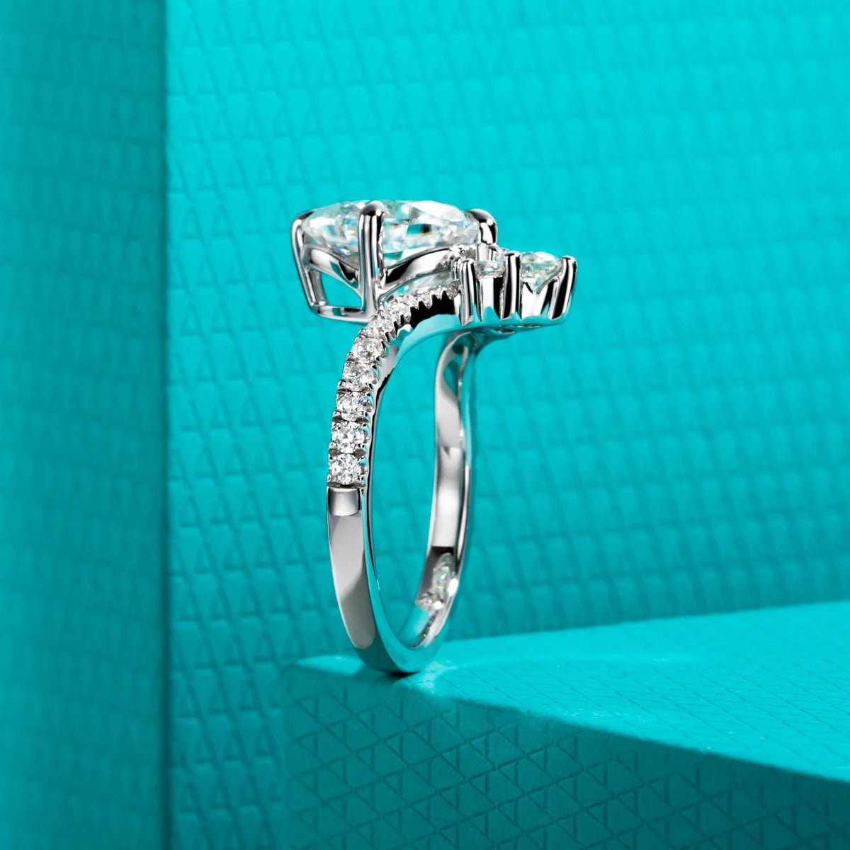 Nala 4.54 Carats Silver Platinum Plated