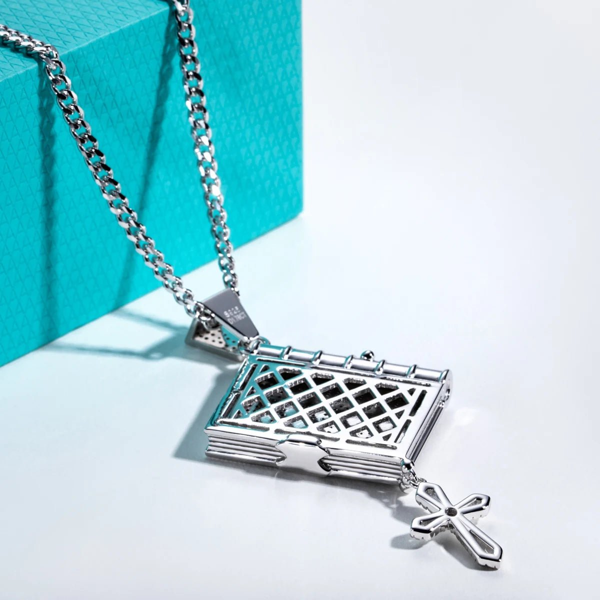 James Holy Bible + Cross 1.78 Carats Silver