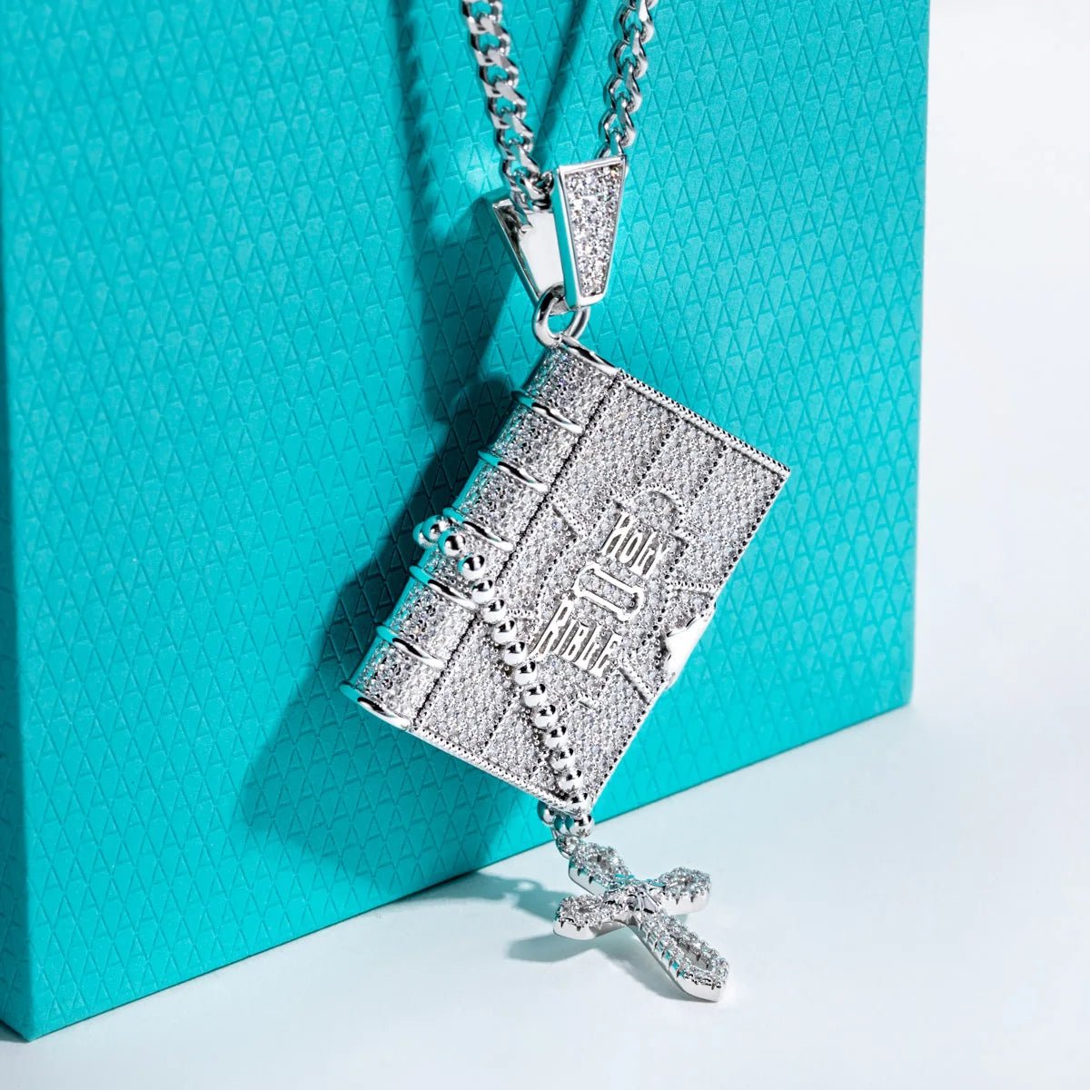 James Holy Bible + Cross 1.78 Carats Silver