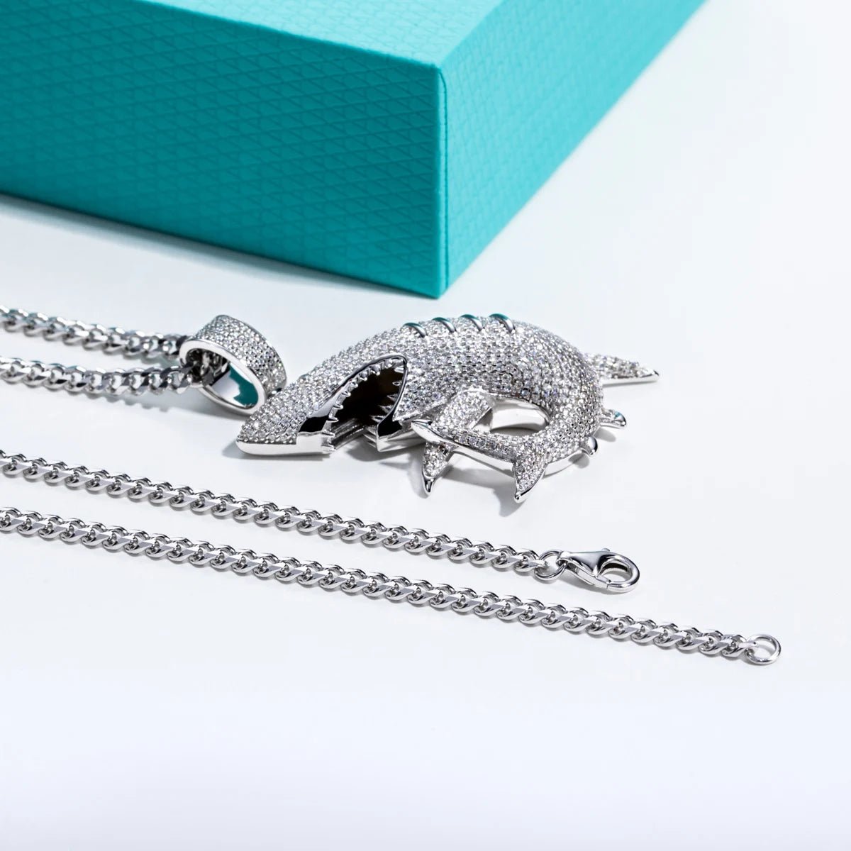 Great White Shark 2.79 Carats Moissanite Solid Silver Pendant Chain