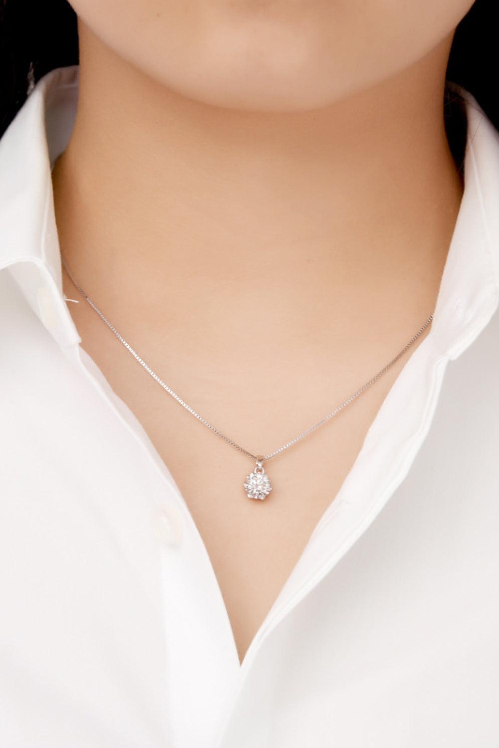 1carat Diamond Platinum necklaceMainstone=